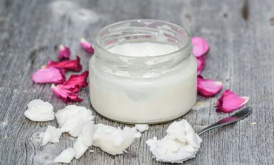 coconut-oil for Face Skin Tightening